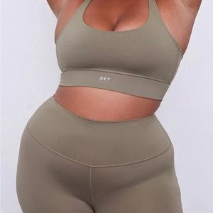 Set Active Sage Green Set